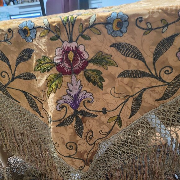 Victorian Vintage Shawl or Piano Cover Heavy Embroidered and Lined - Picture 2 of 6